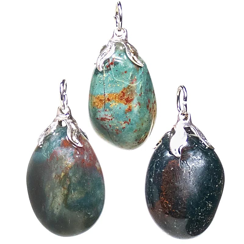 Drágakő medál Bloodstone (heliotróp) --±1,5-3cm 3 db-os csomag - ±1,5-3cm