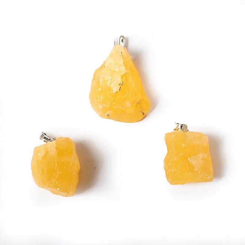 Pendentif en calcite jaune avec pierres précieuses brutes - ± 3 cm paquet de 3 pièces