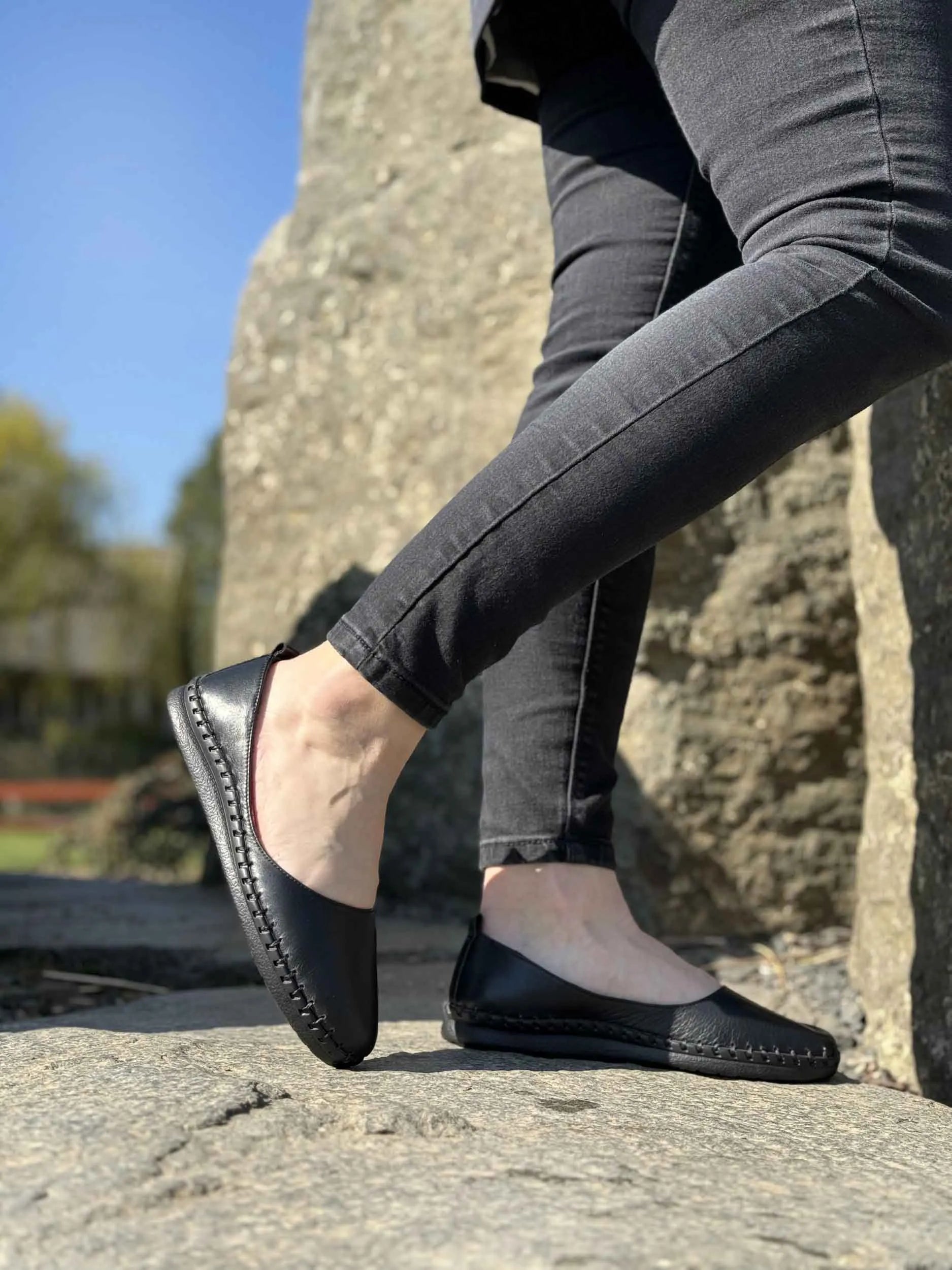 Dámske kožené baleríny Nell Black