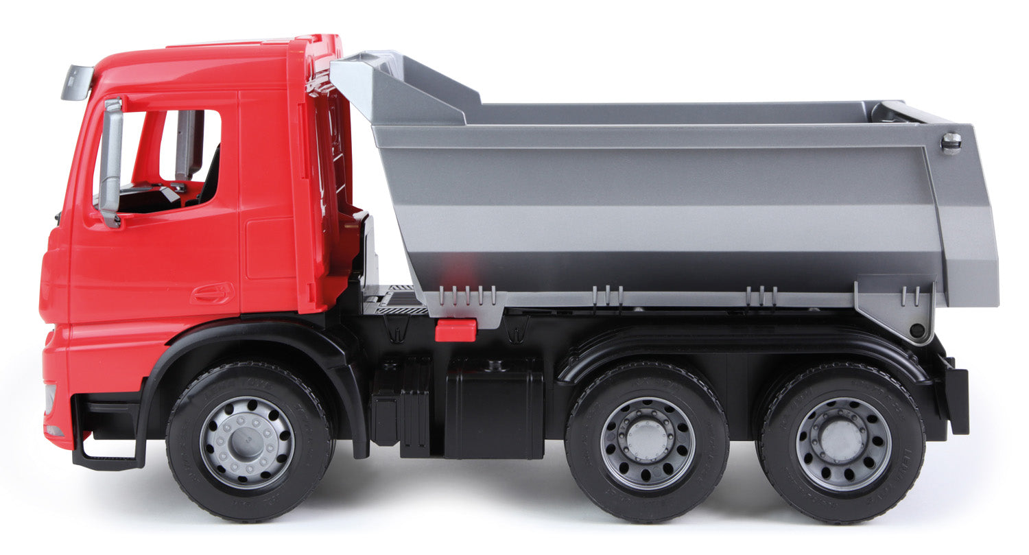 Il camion ribaltabile Mercedes