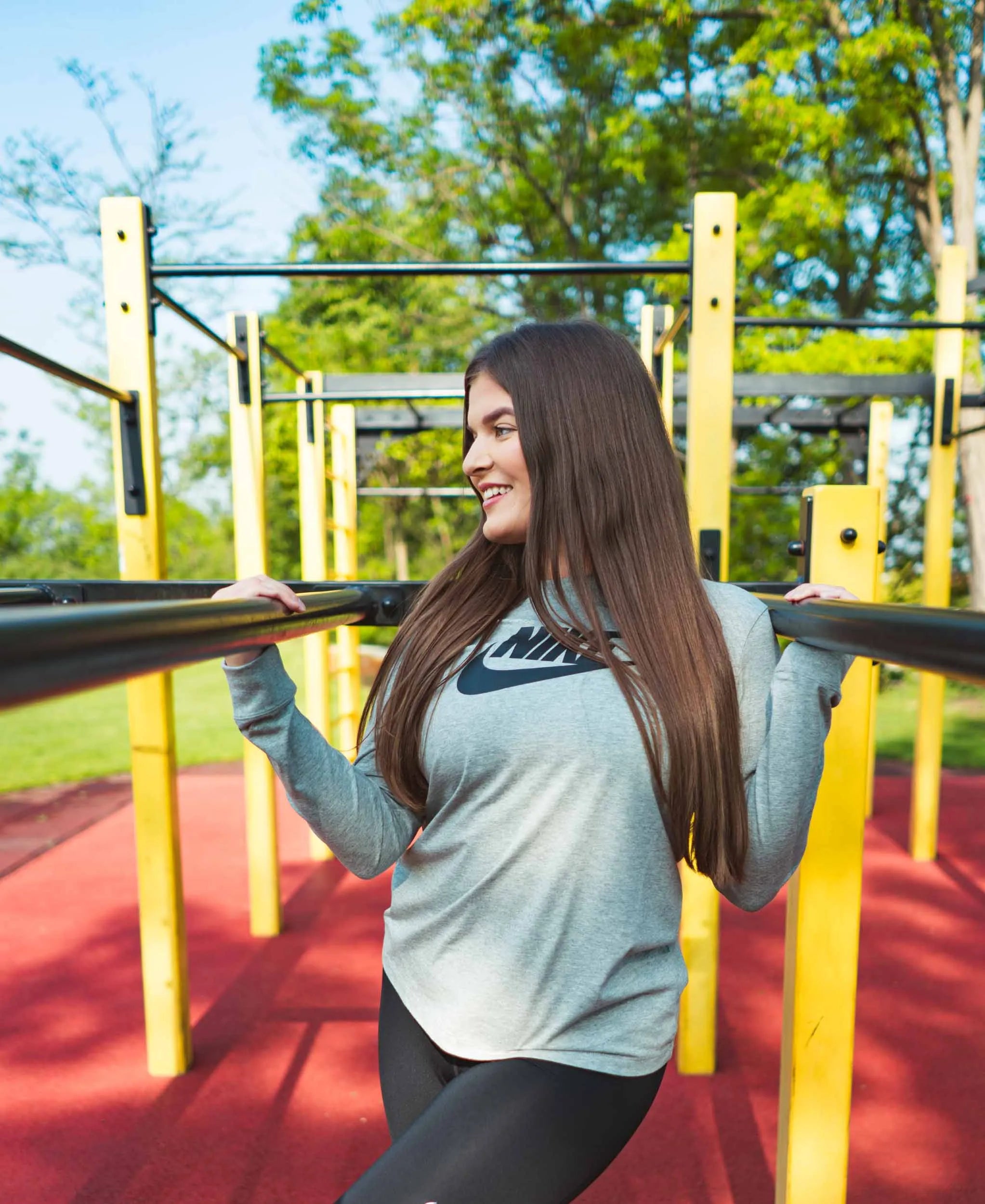 Dámske tričko nike essential icon futura grey s