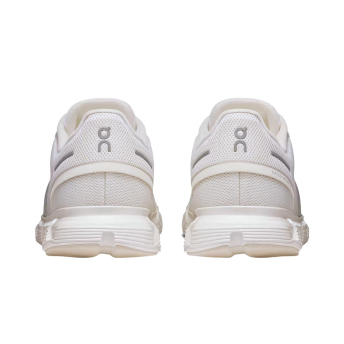 Sur les baskets de marche pour femmes