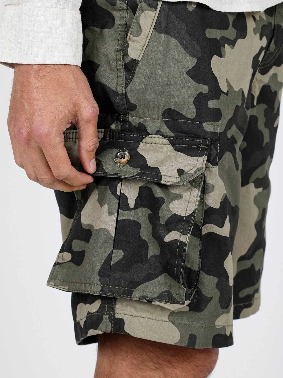 Herrenshorts The People Rep. Nihil Camouflage Green