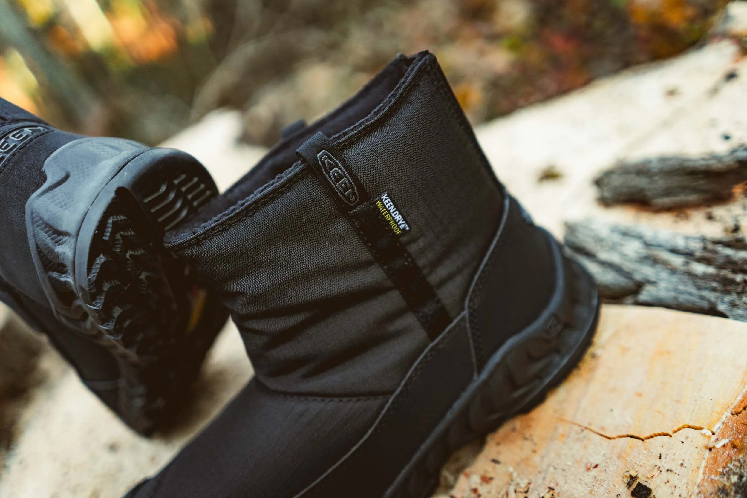 Dámske zimné topánky keen wmns hood nxis pull on wp black-black black 37