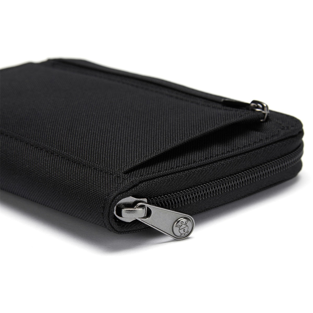 Pacsafe Rfidsafe kompakt utazásszervező Jet Black