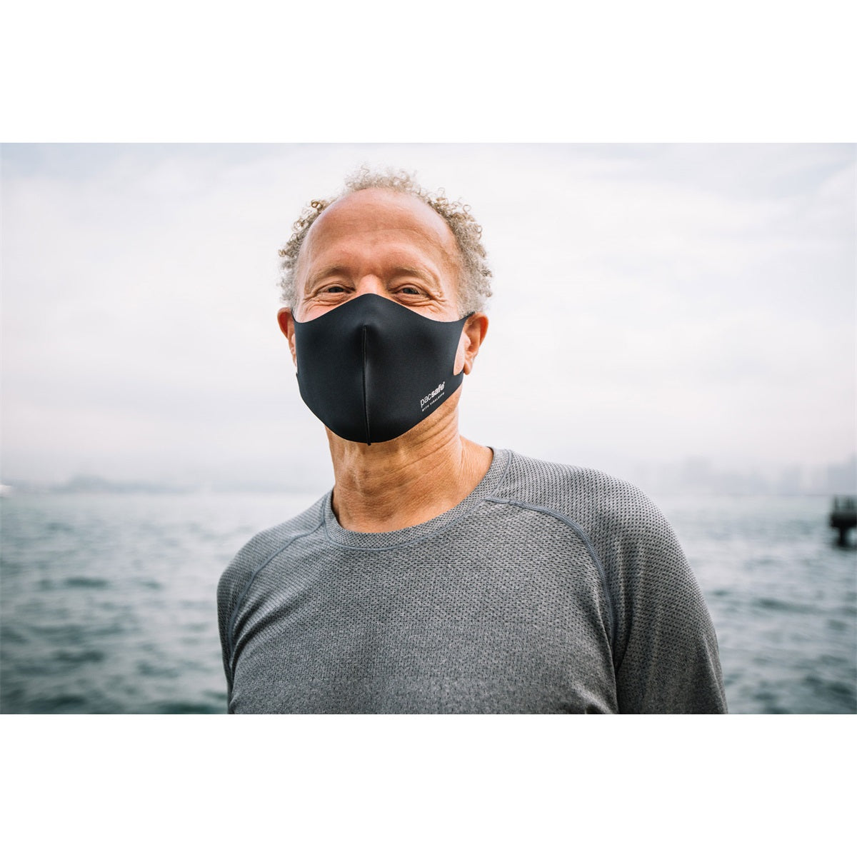 Pacsafe Viraloff Face Mask L Black