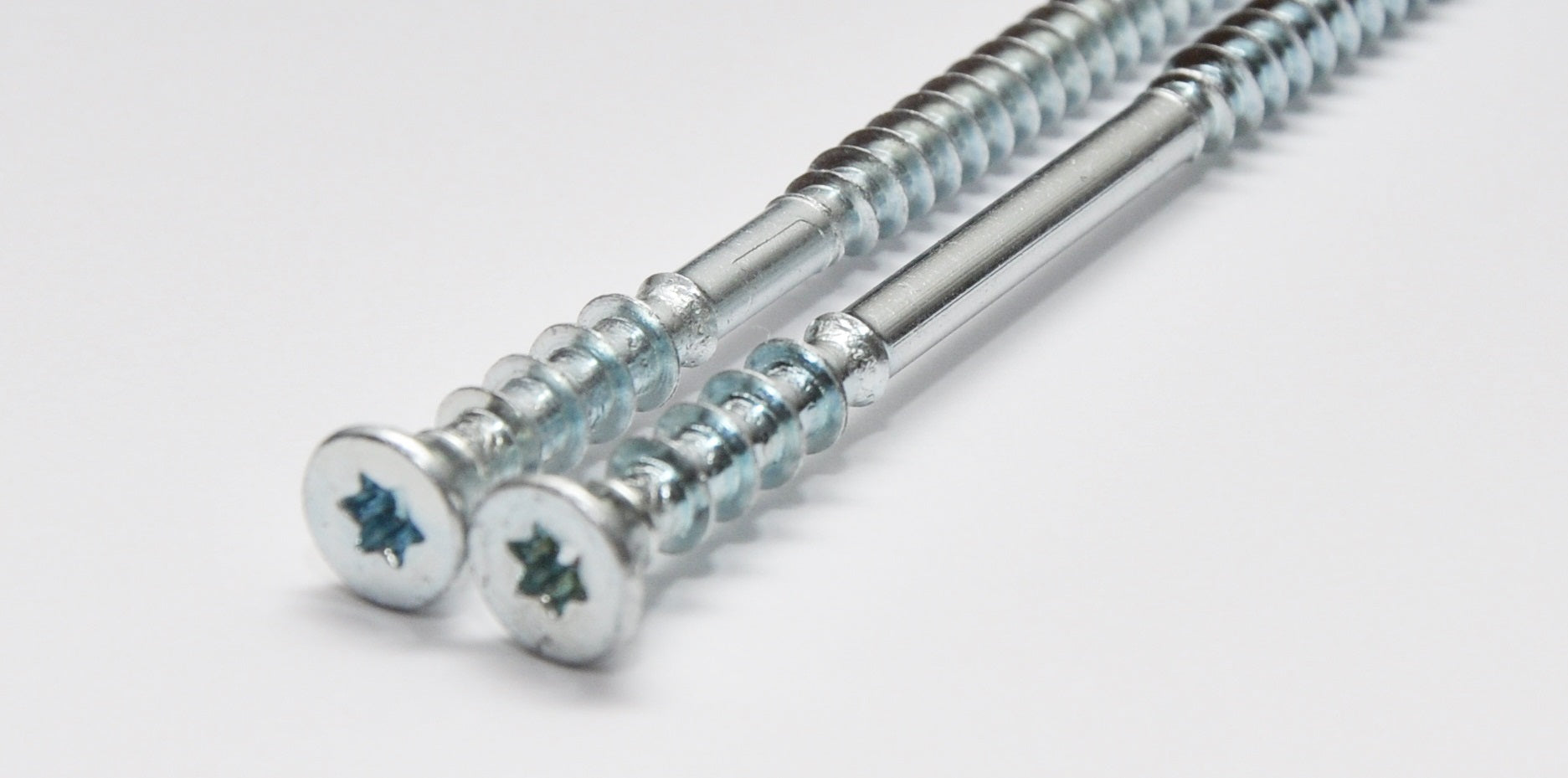 Vis d'espacement à tête fraisée 6*145mm Torx