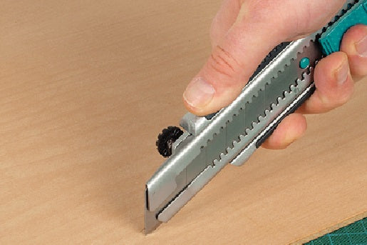 Professional Knife With A 25mm Snap-off Blade