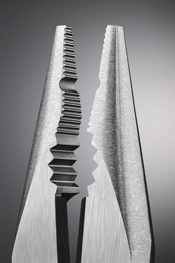 Pinza Universale Con Ganasce Affilate Pvc 145m