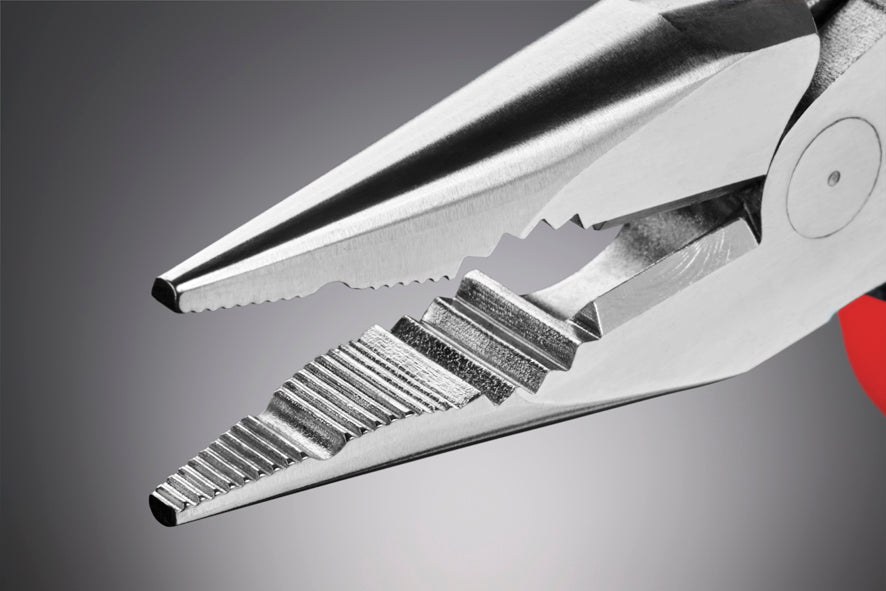 Pinza Universale Con Ganasce Affilate Pvc 145mm