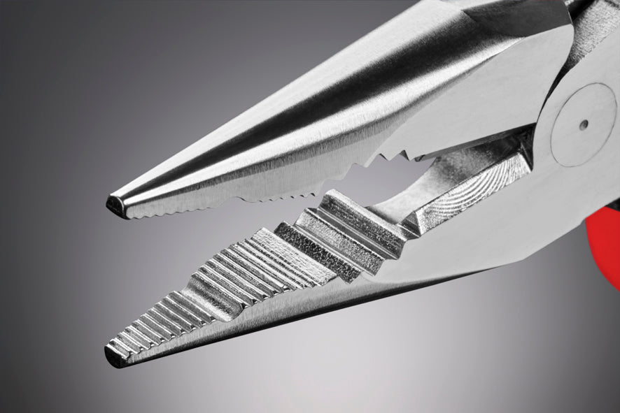 Pinza Universale Con Ganasce Affilate Pvc 145mm