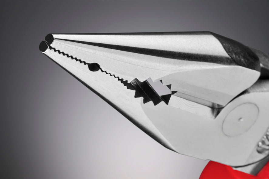 Pinza Universale Con Ganasce Affilate Pvc 145mm