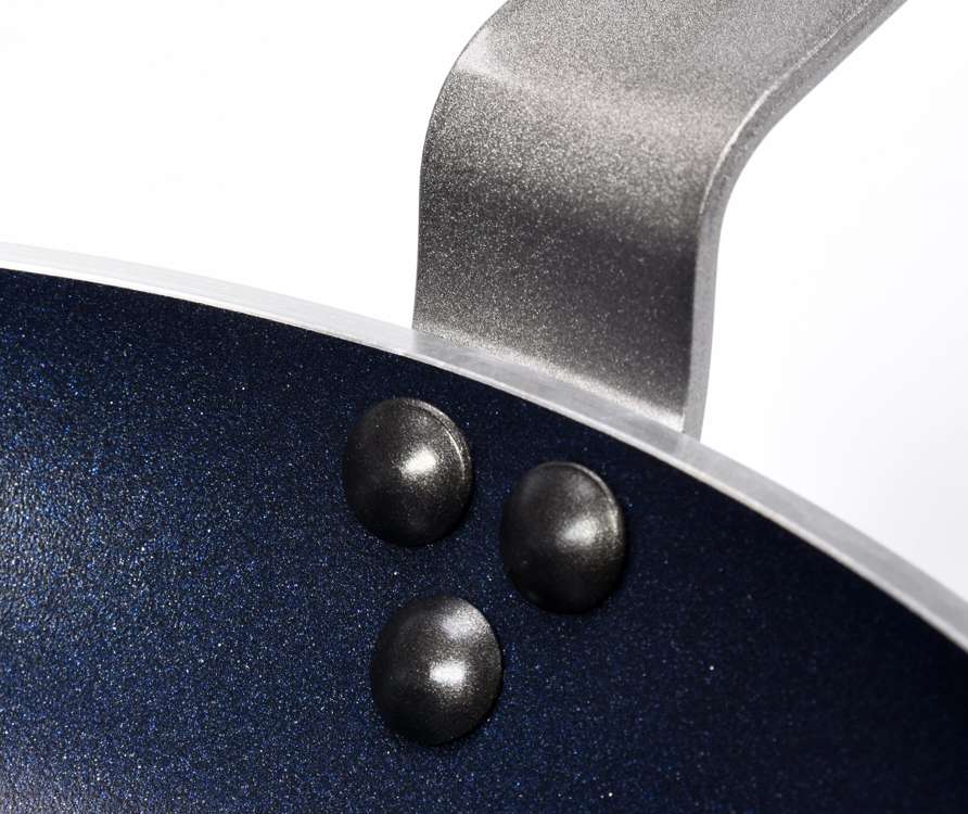 Aluminium-Teflon-Bratpfanne 240 cm.