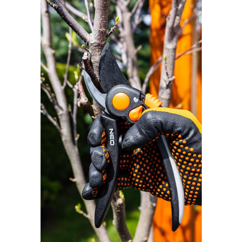 By-pass Pruning Shear 200 Mm Range Up To 18 Mm Adjustable Spacing