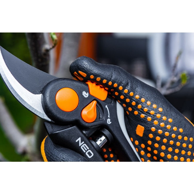 By-pass Pruning Shear 200 Mm Range Up To 18 Mm Adjustable Spacing