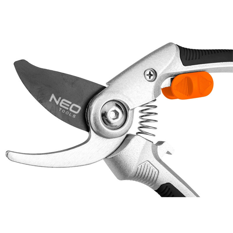 Aluminum By-pass Pruning Shear 210 Mm Range Up To 20 Mm
