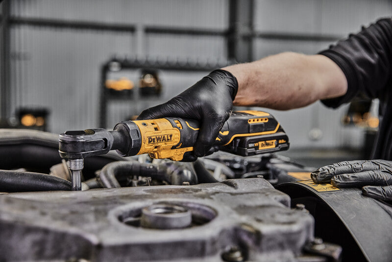 Cordless Impact Ratchet 1/2'' 18v Xr 0*ah