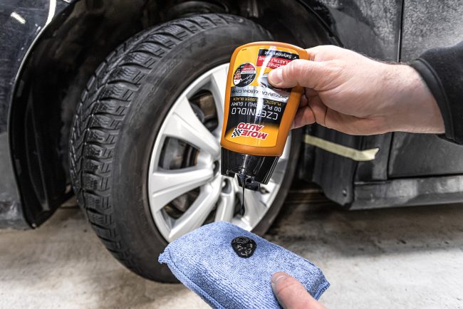 Gníomhaire Blacking Do Plaisteacha Agus Rubair 250ml
