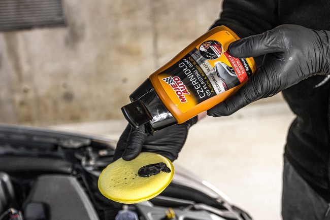 Gníomhaire Blacking Do Plaisteacha Agus Rubair 250ml