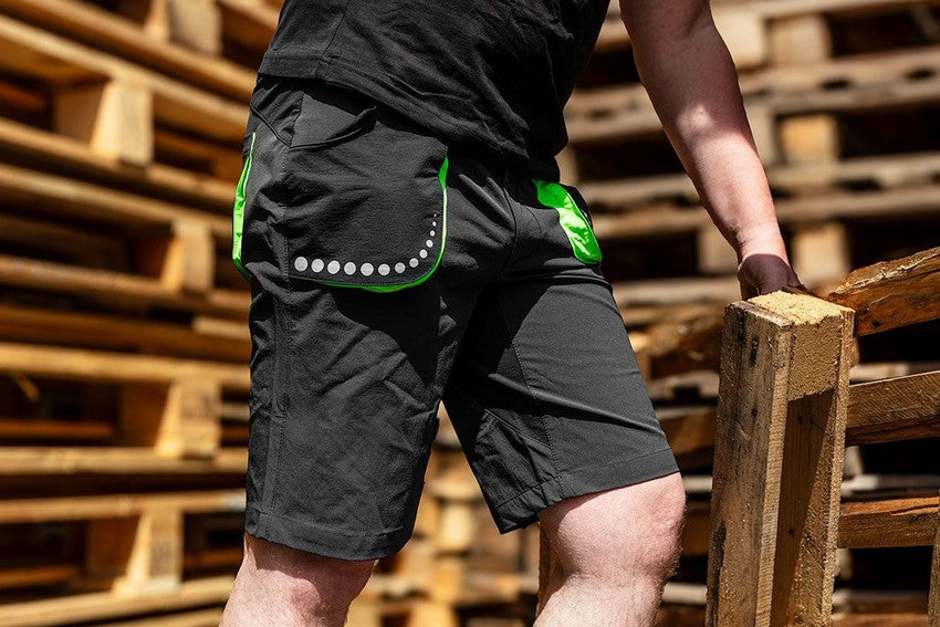 Préimh 4-bhealach Sín Black Shorts Méid L