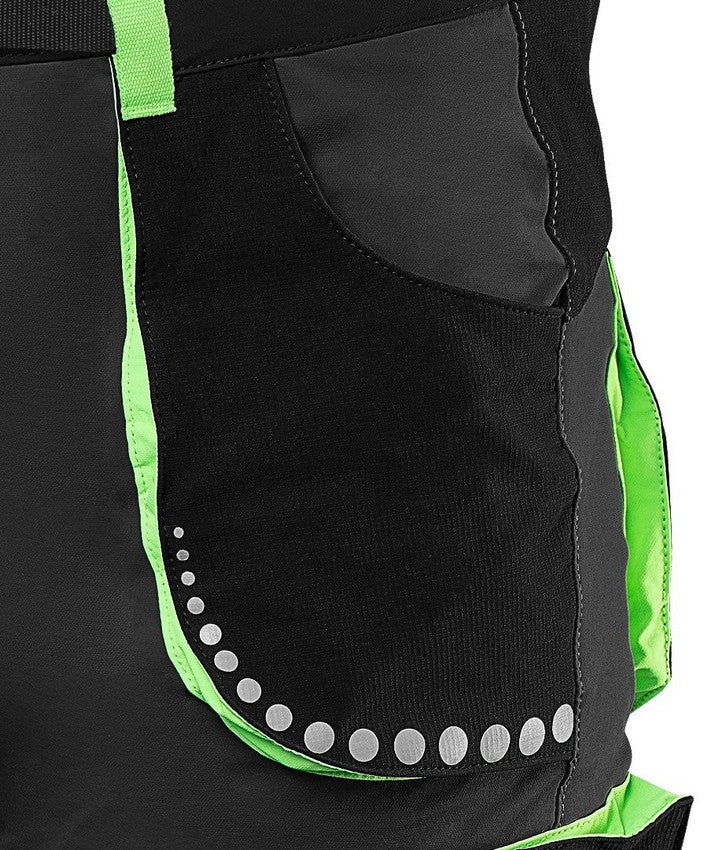 Préimh 4-bhealach Sín Black Shorts Méid L