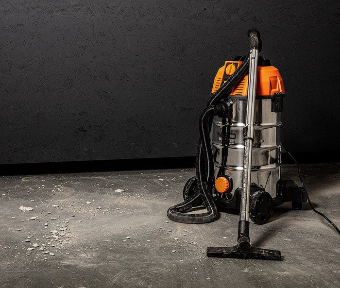 Vysávač 1600w 35l.