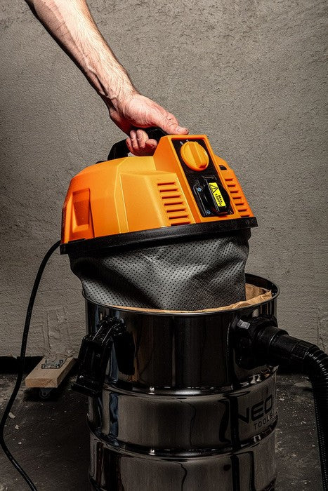 Vysávač 1600w 35l.