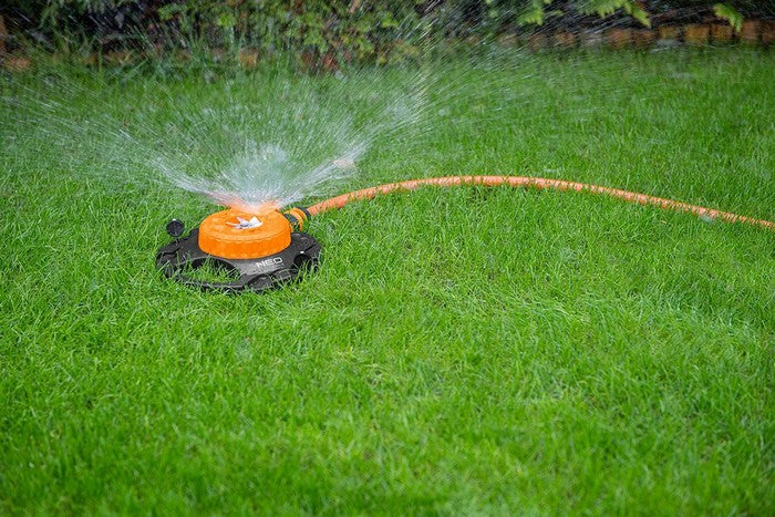 Irrigatore da giardino a 9 funzioni con perni di montaggio