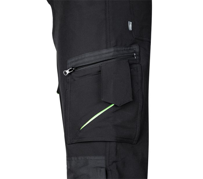 Mix&Match Arbeitshose in Schwarz und Grün, Größe M.