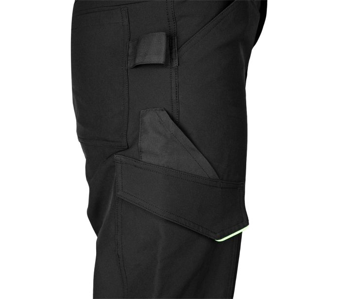 Mix&Match Arbeitshose in Schwarz und Grün, Größe M.