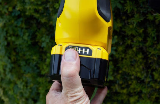 Battery Pole Hedge Trimmer 45cm V20 18v 0*ah