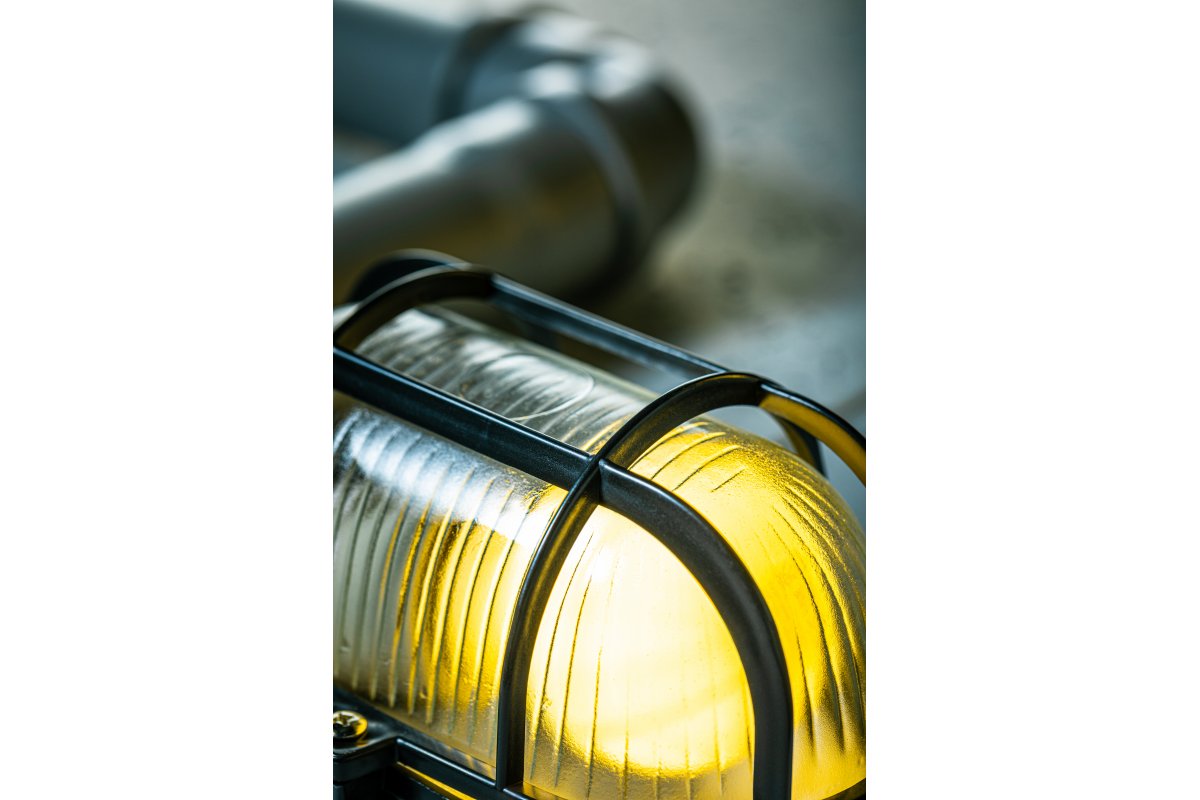Sanguesa Kay Channel Lamp E27 Ip44 40w Black Grid