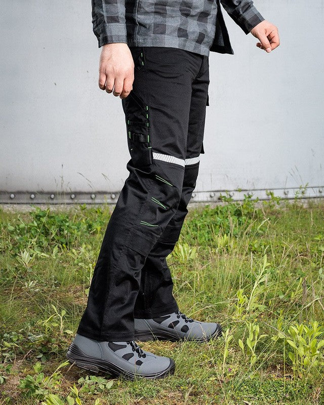 Mix&match svarta arbetsbyxor storlek L