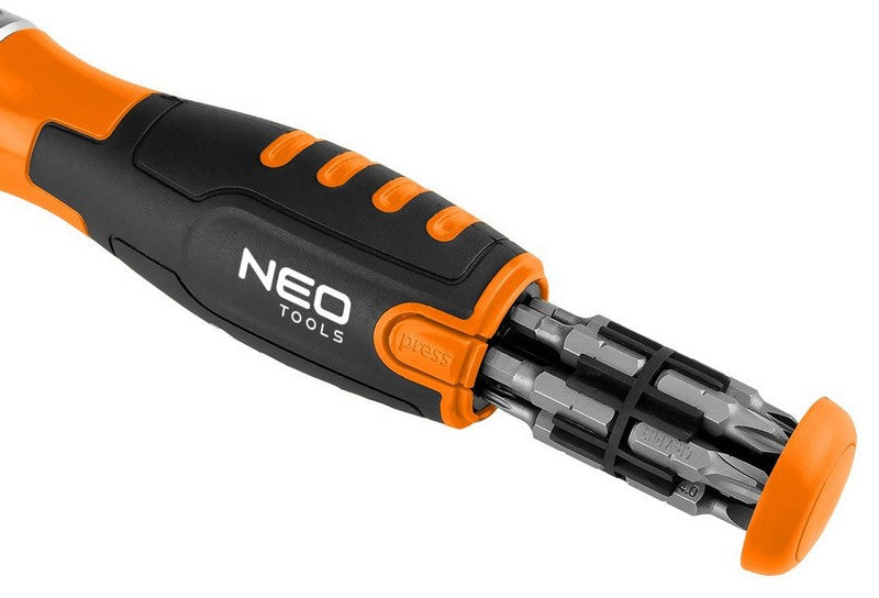 Ratchet Screwdriver With 12 Piece Bit Set
