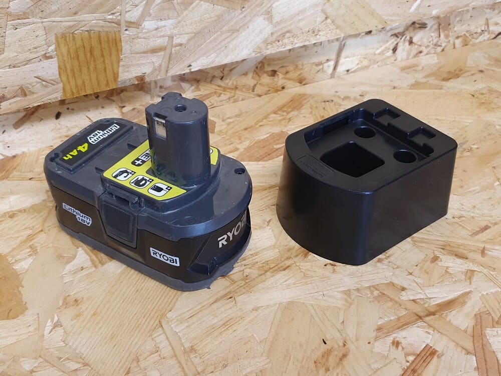 Batteriholdere til Ryobi 18v One+ 6-pack Stealthmounts