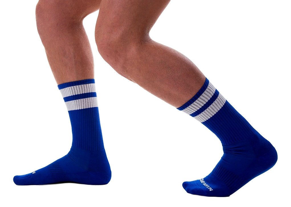 Blue-white Sports Socks – A Comfortable Training Companion For Exercise