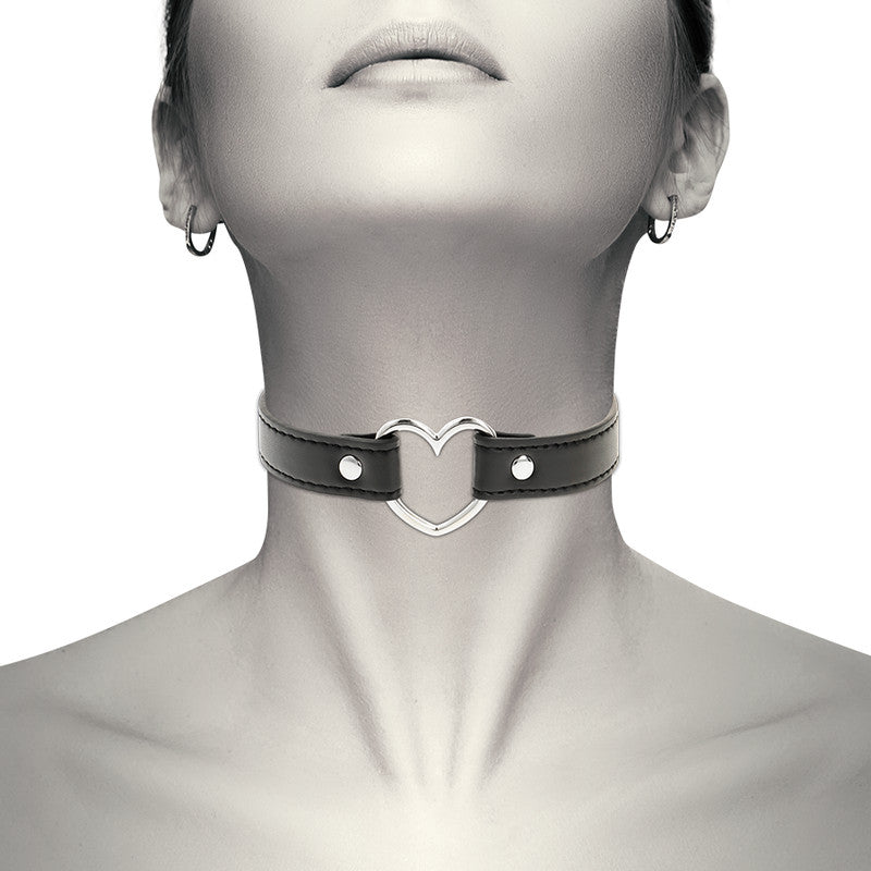 Coquette Chic Desire – Vegan Leather Heart Necklace For Women Jewelry