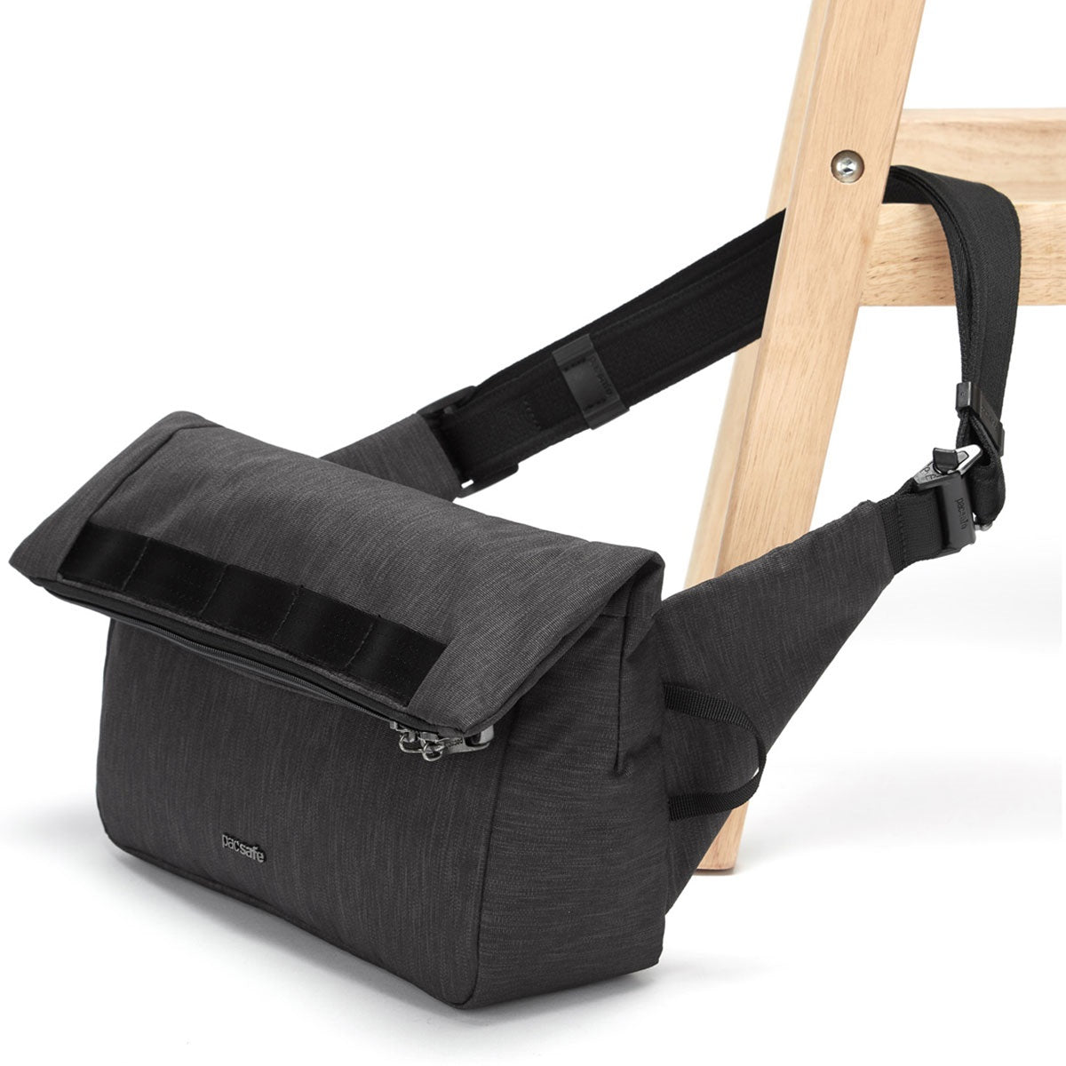 Pacsafe Metrosafe X Sling Pack Carbon