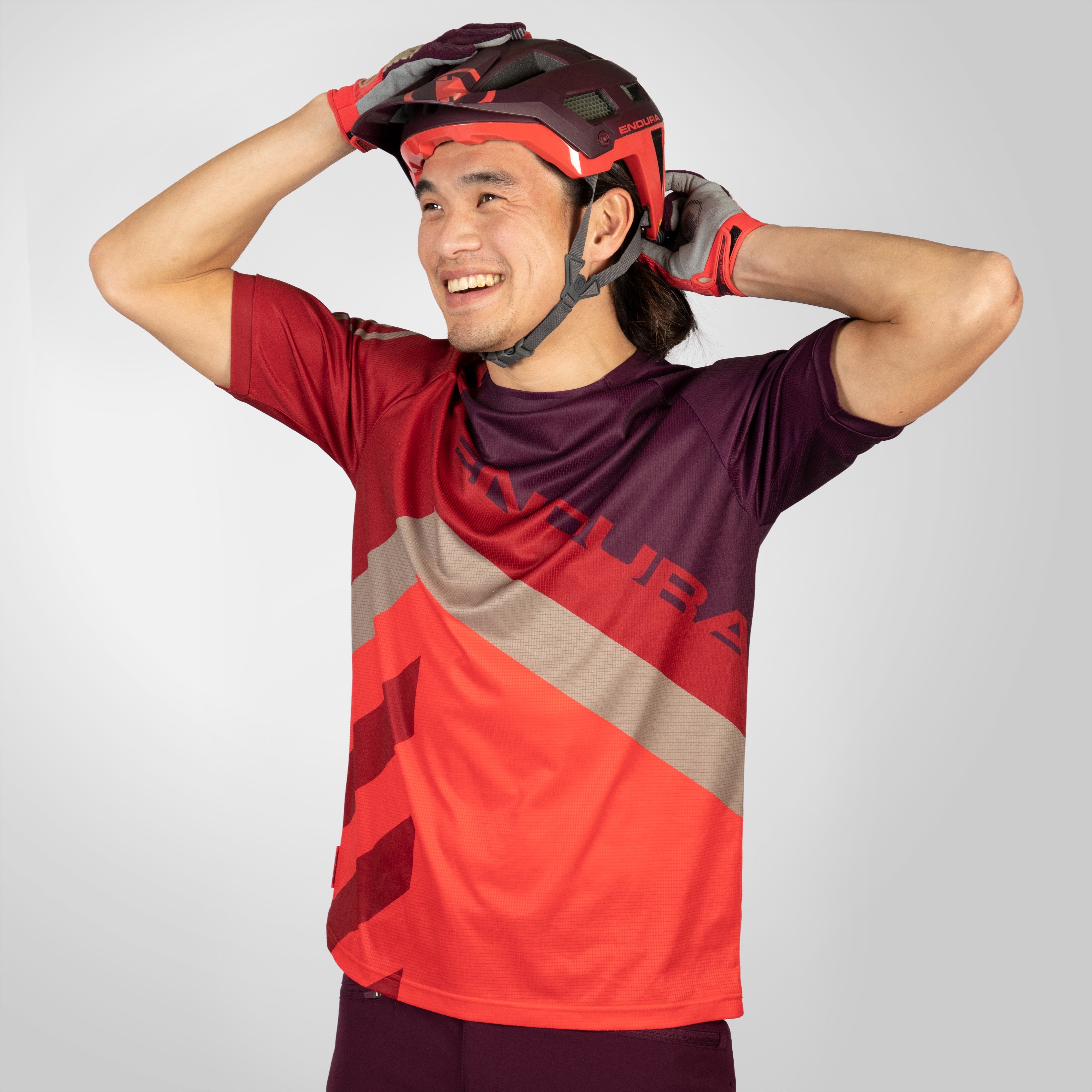 Endura Singletrack Mips® Helmet Pomegranate