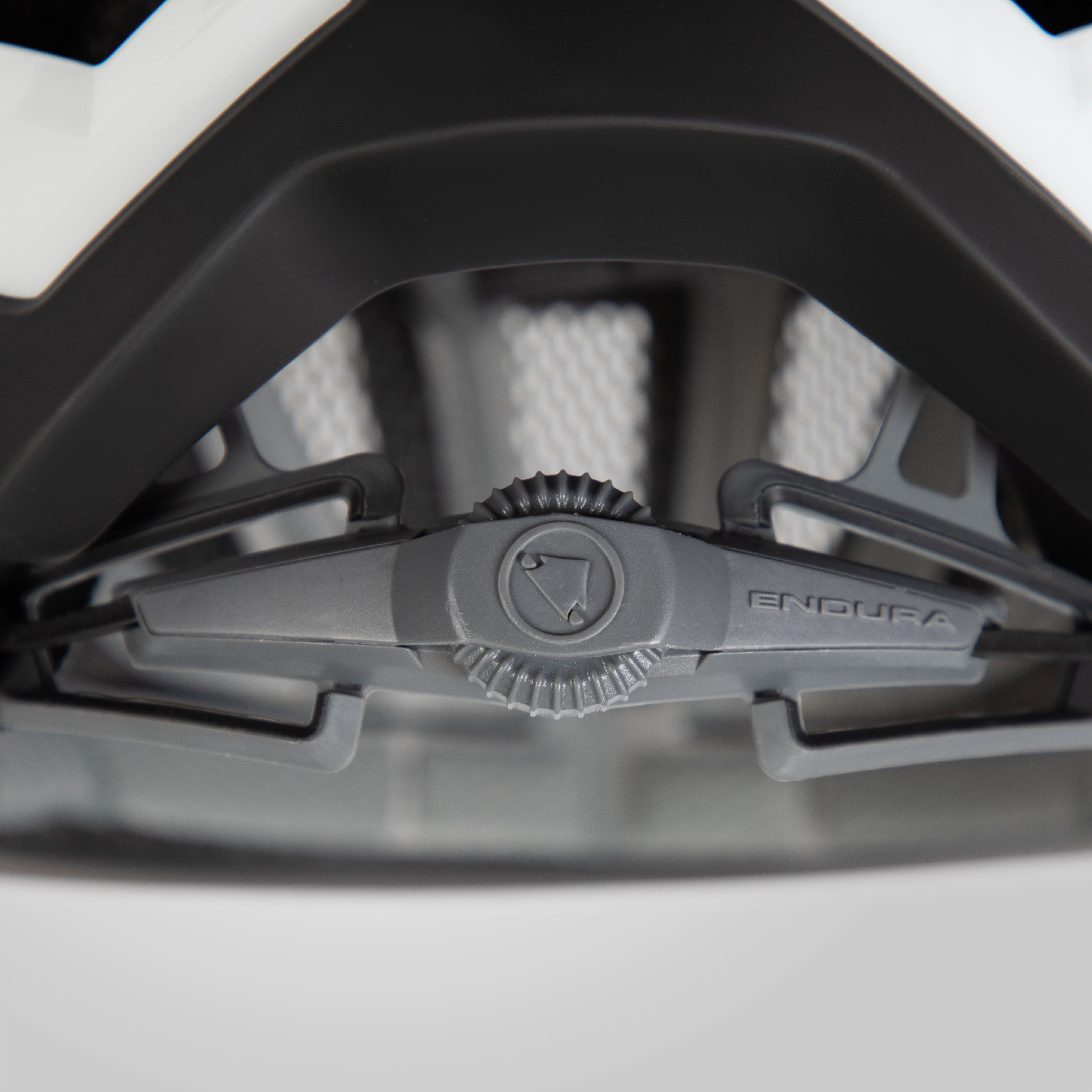 Endura Xtract Mips® Helmet White