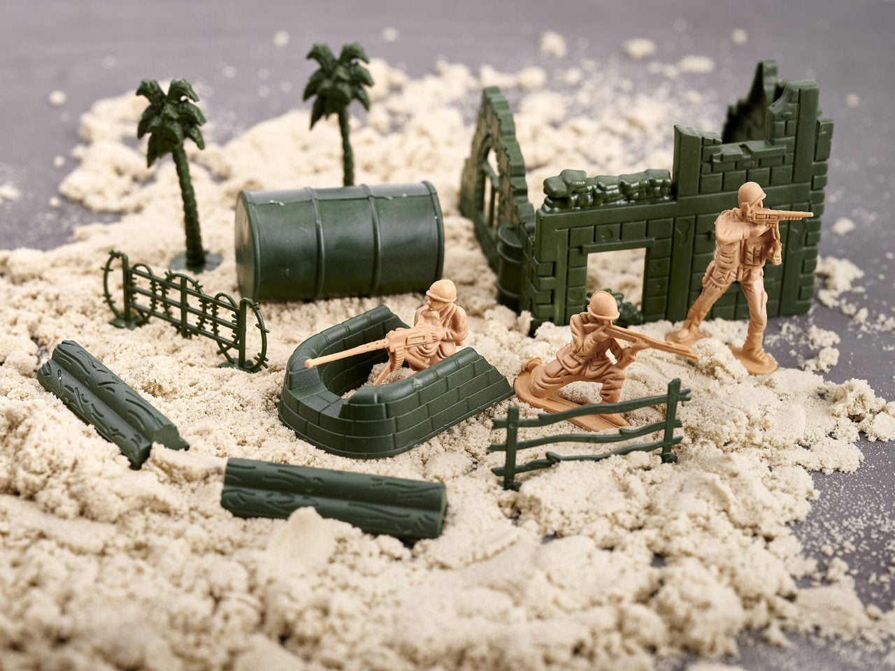 Soldiers Military Base Figures Set 114el.