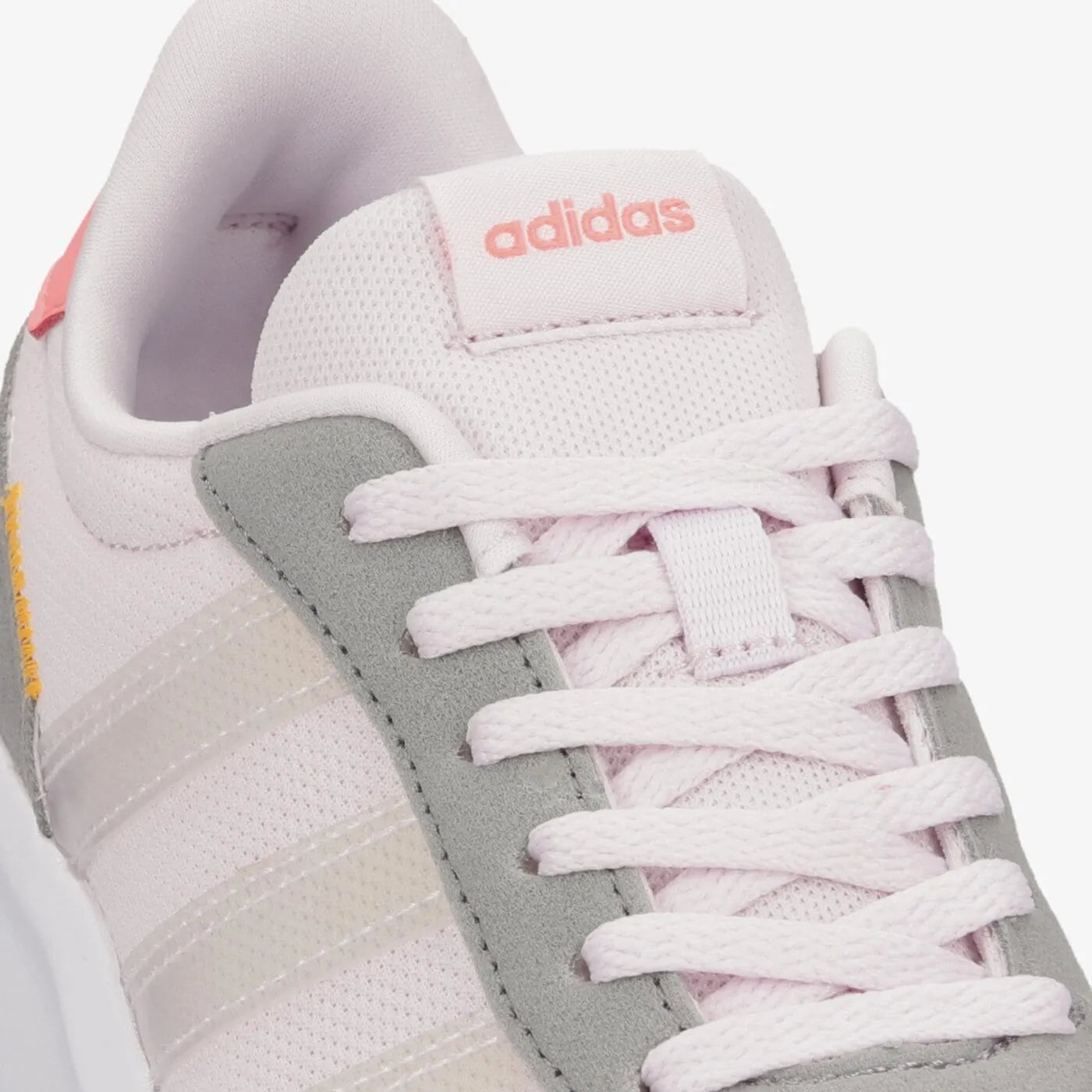 Adidas 70s Sneakers Retro - Stíl agus Compord íocónach