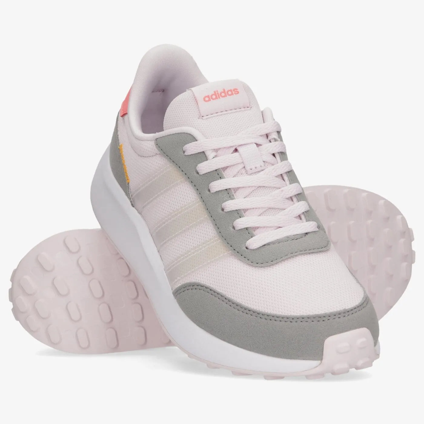 Adidas 70s Sneakers Retro - Stíl agus Compord íocónach