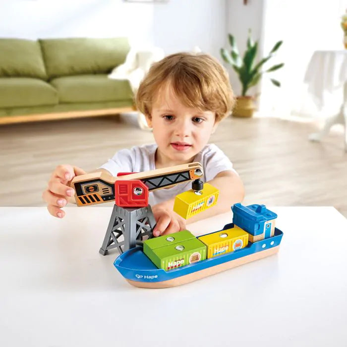 Hape Cargo Ship & Crane