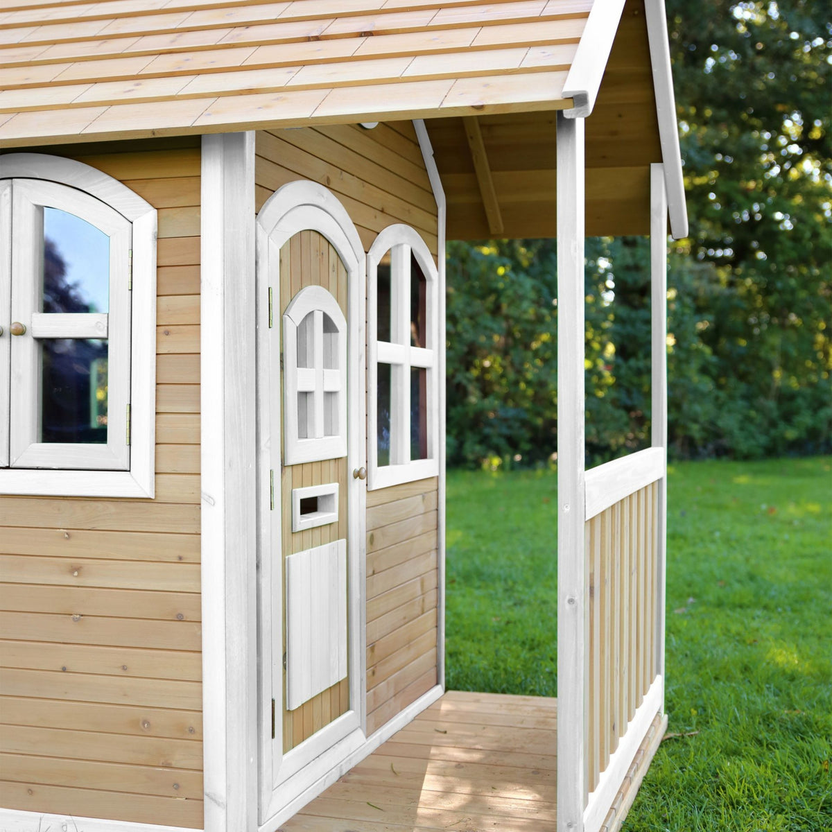 Axi Holzhaus mit Fenstern Alex Spielhaus 178 cm
