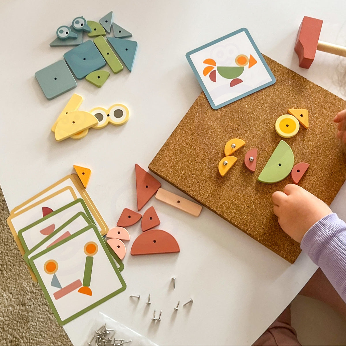 Woopie Puzzle Martello per Chiodare in Legno Verde 20 Modelli 82 Pezzi.