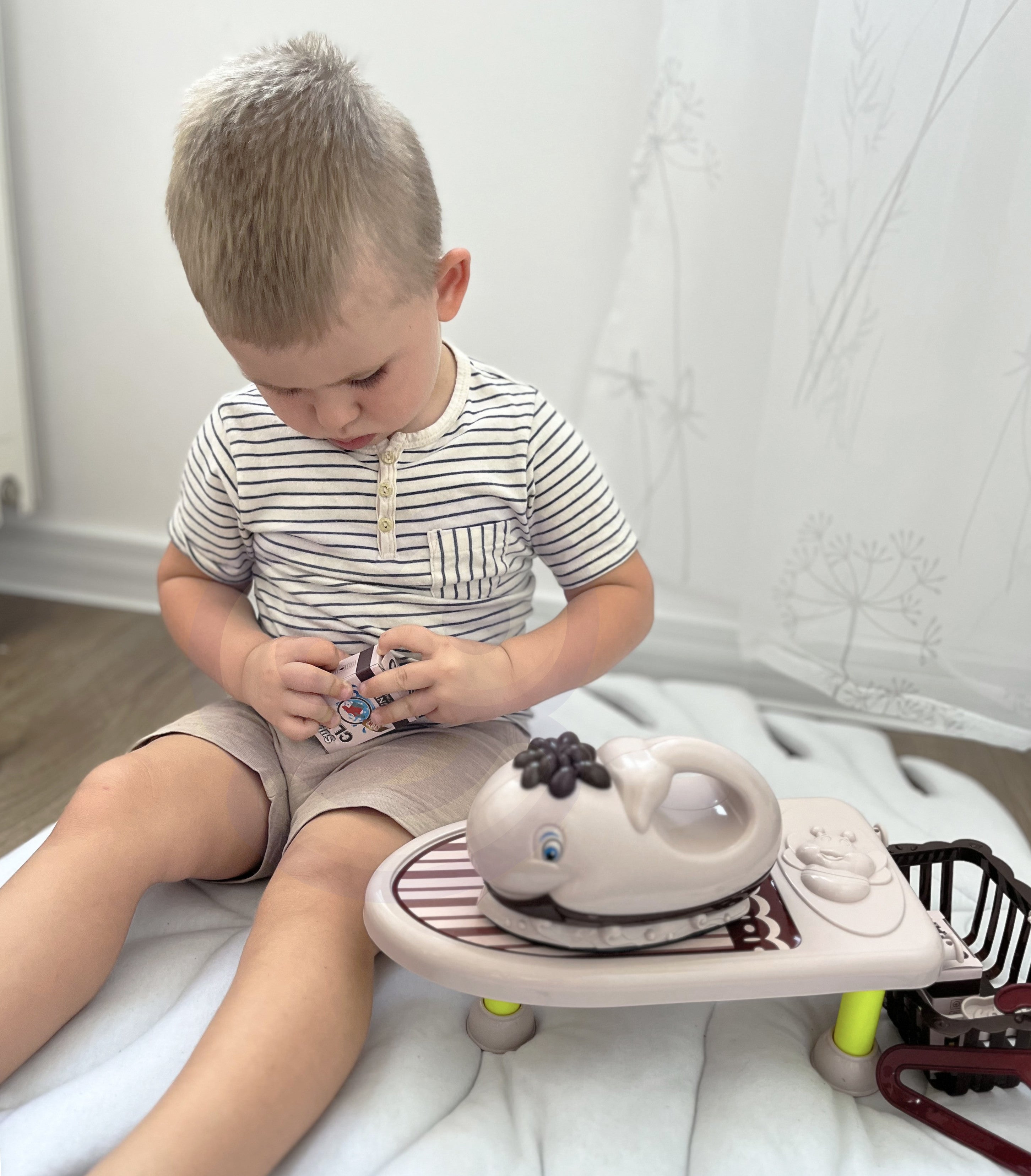 Комплект за гладене Woopie 2 в 1 Дъска за ютия с музика 7 бр.
