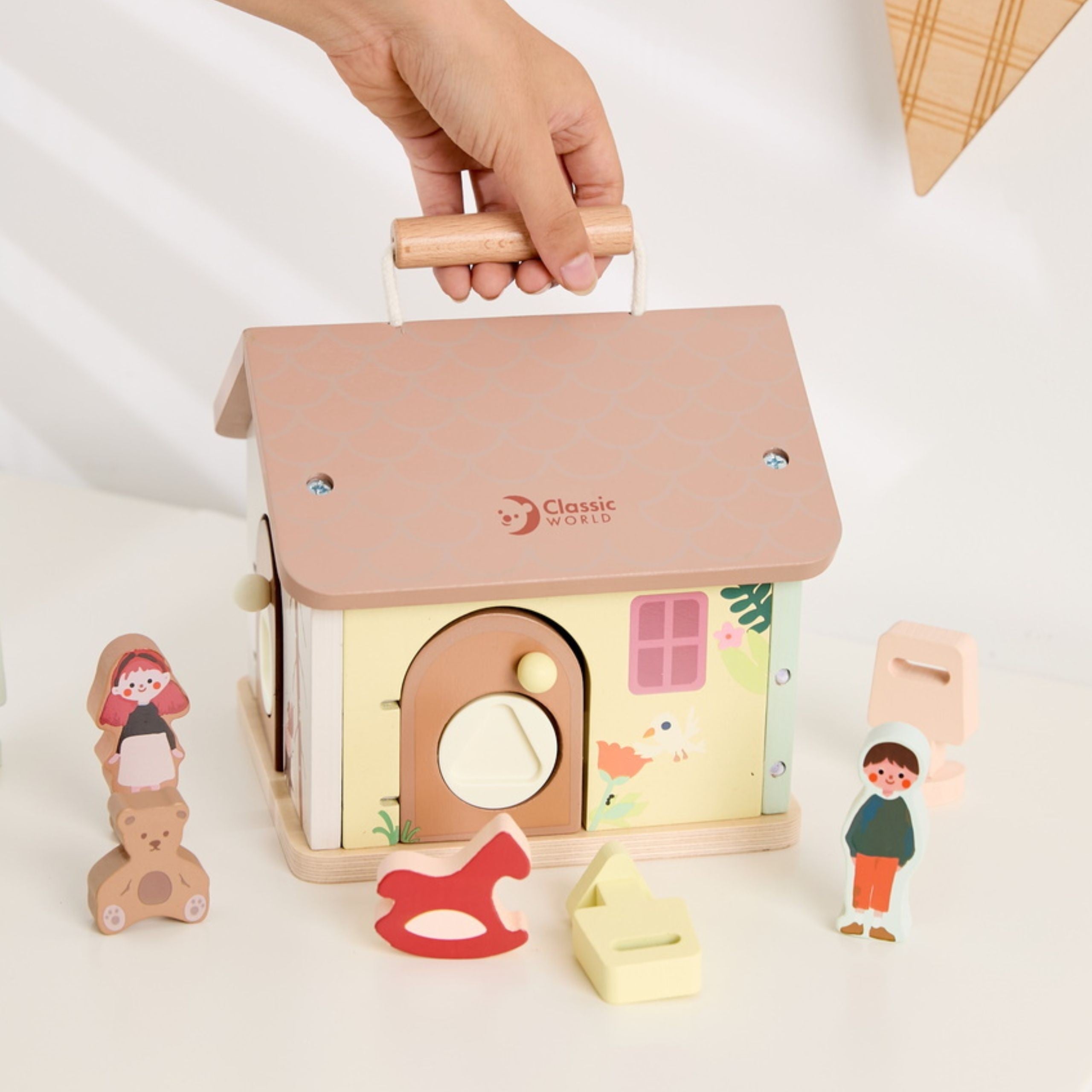 Casa educativa sensoriale in legno Classic World con serrature e chiavi 11 pezzi.