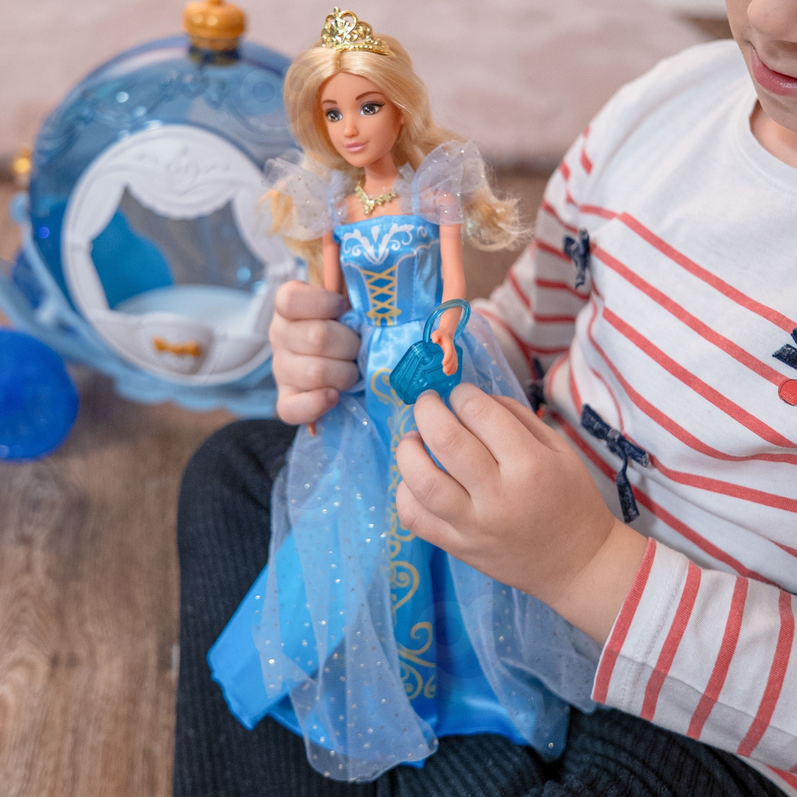 Woopie Royal Ice Princess Lily Doll And Magic Carriage Accessories