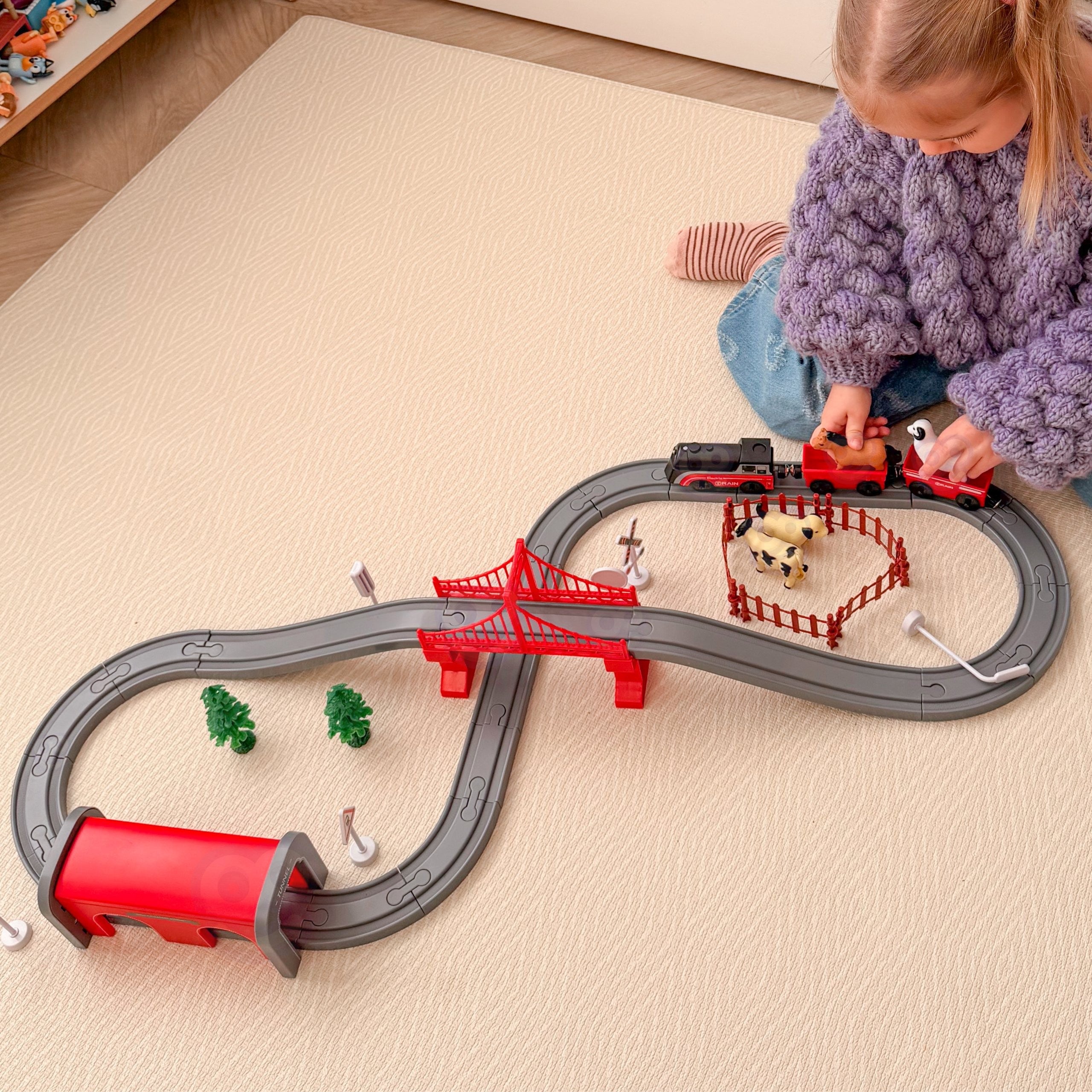 Woopie Electric Train Set Locomotive Track Farm Animals 70 Pcs.